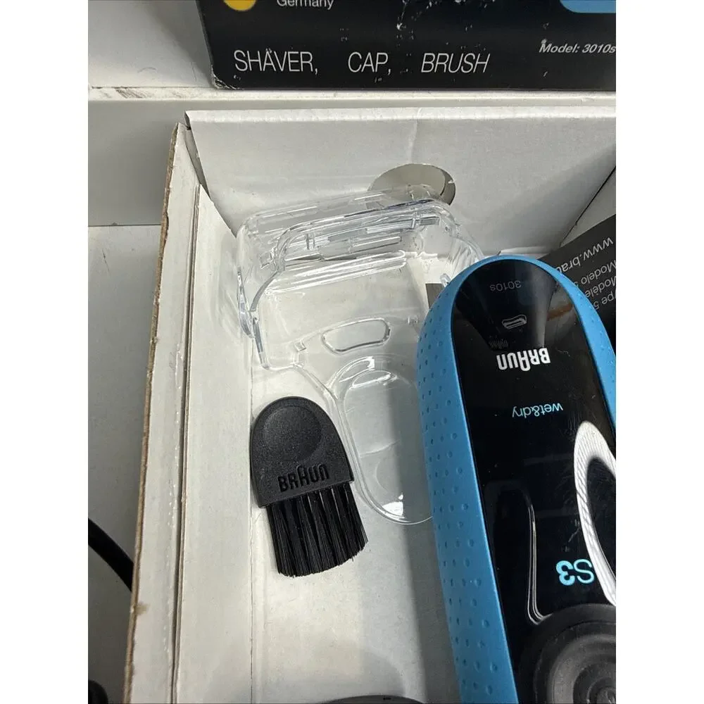 Braun Series 3 Wet/Dry Shaver 3010s with Charger